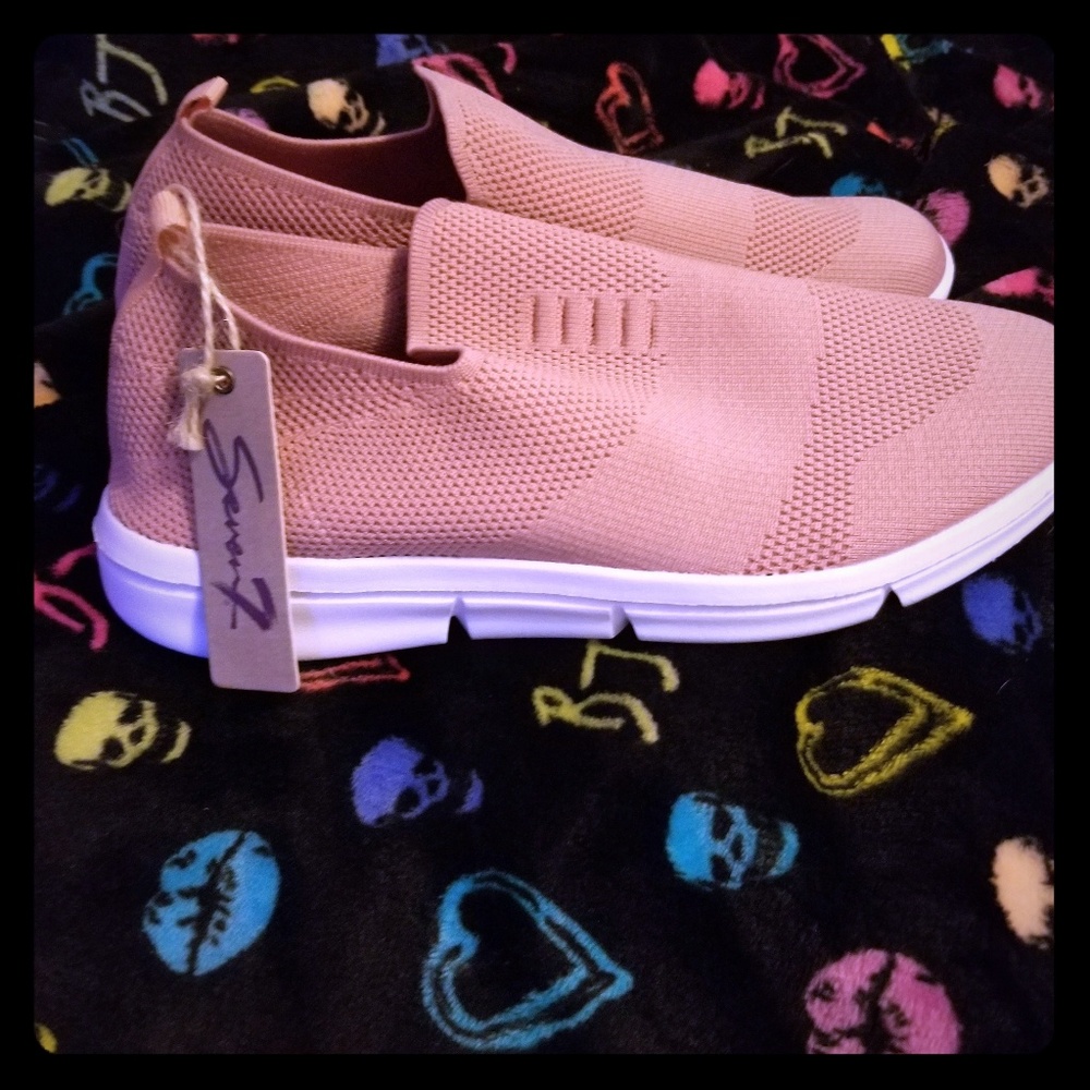 Brand new slip on shoes.....Soooo comfy!!